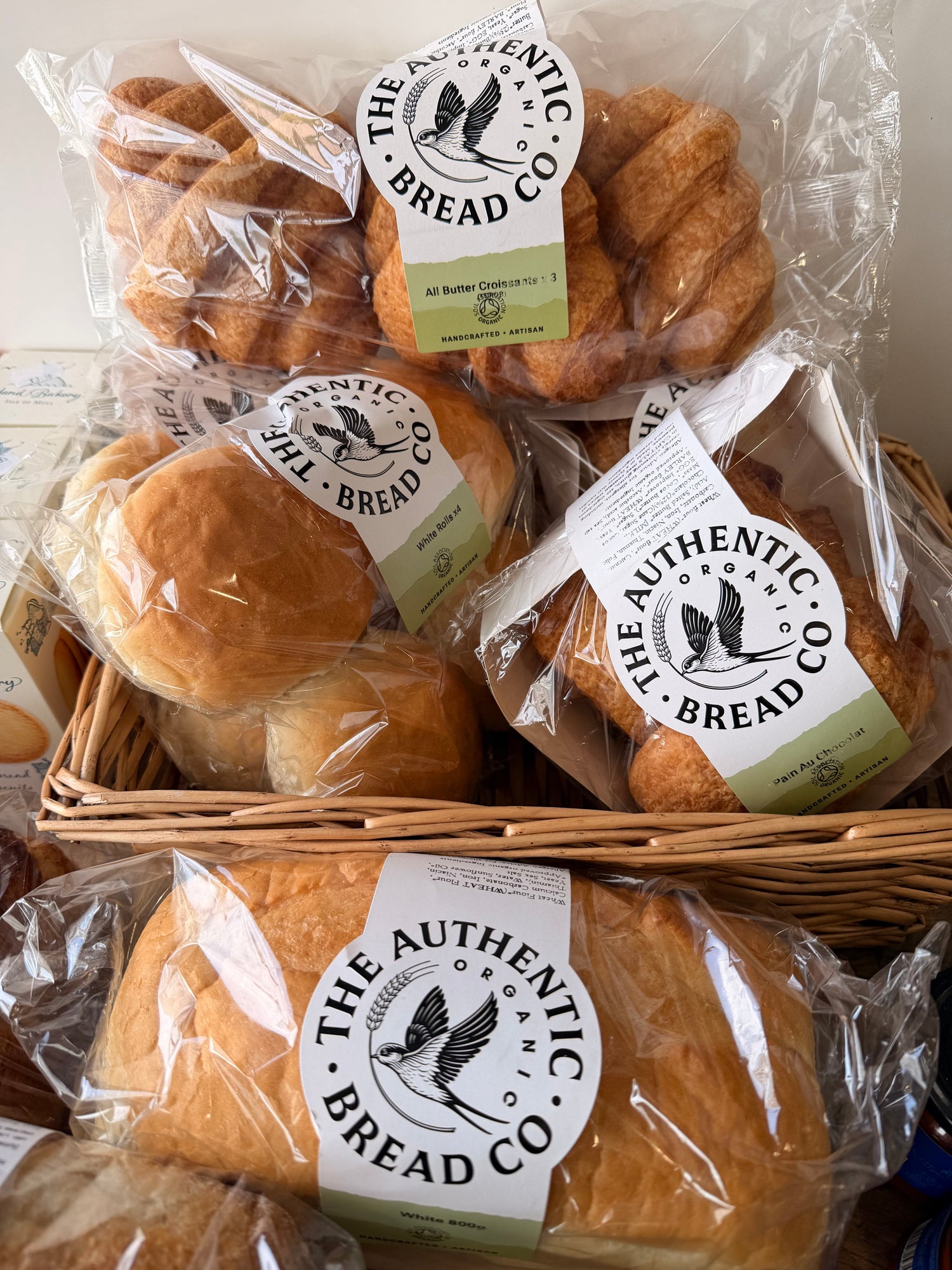 Organic Bread, Pastry & Cakes